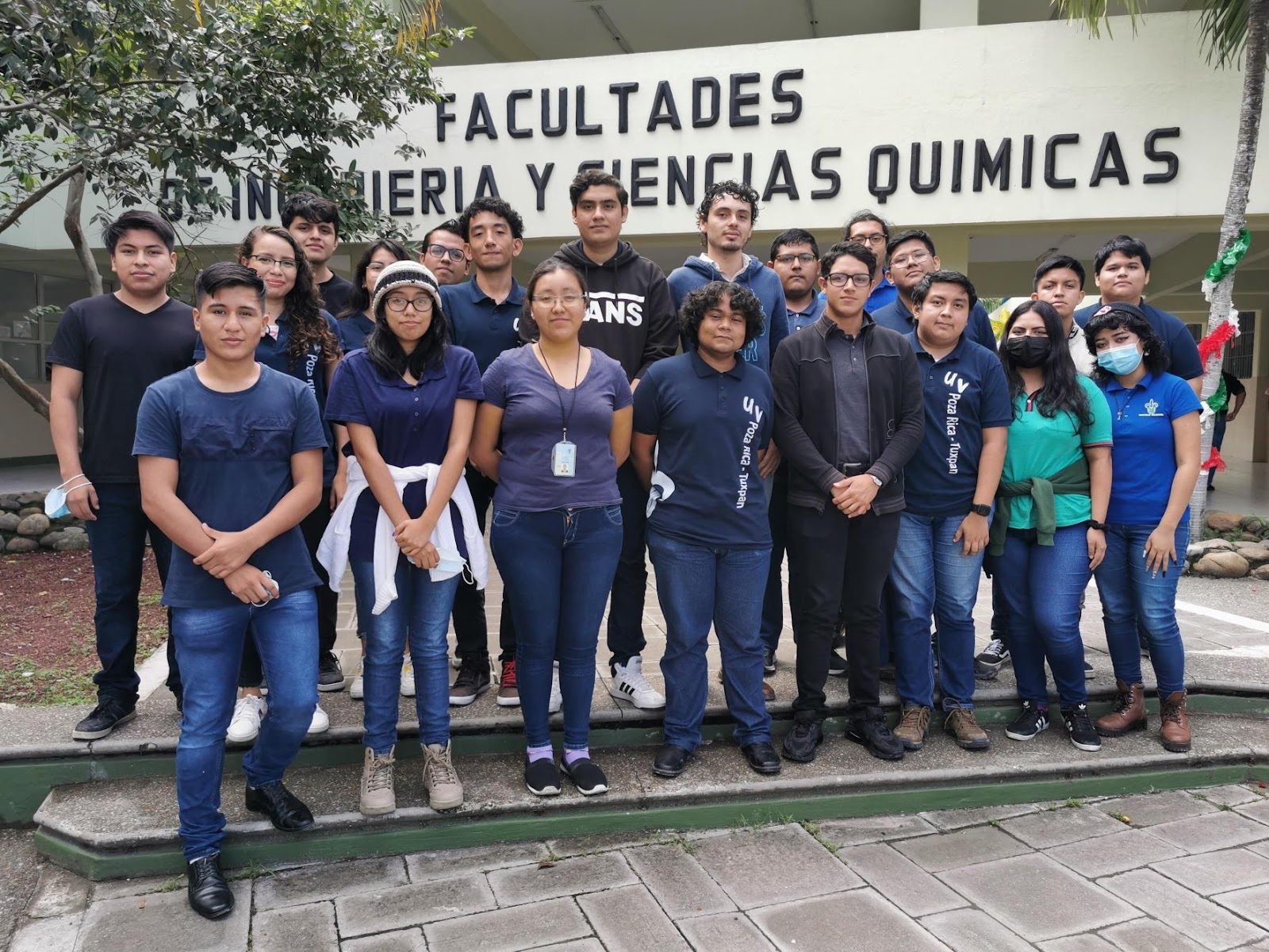 Figura 5.&nbsp; Evidencia fotográfica del impacto del proyecto en estudiantes del quinto semestre del programa educativo de ingeniería en tecnologías computacionales.